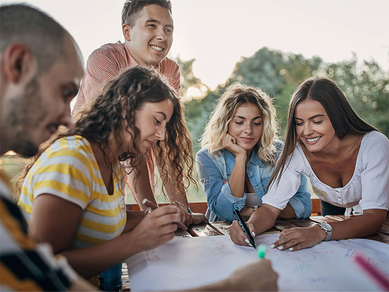 Le Domaine Happy Petit Senais vous aide à organiser des séjours sur mesure pour vos événements